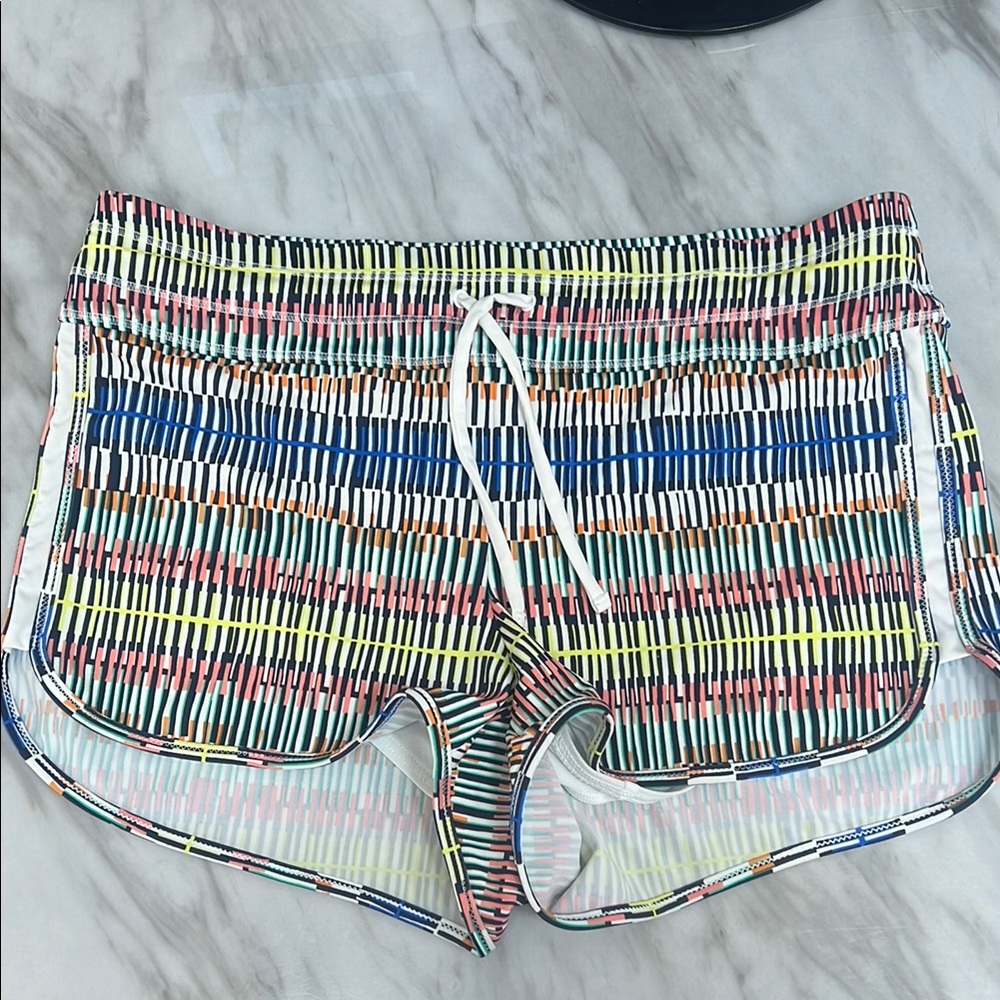 Athleta Digital Pattern Athletic Lined Short Shorts